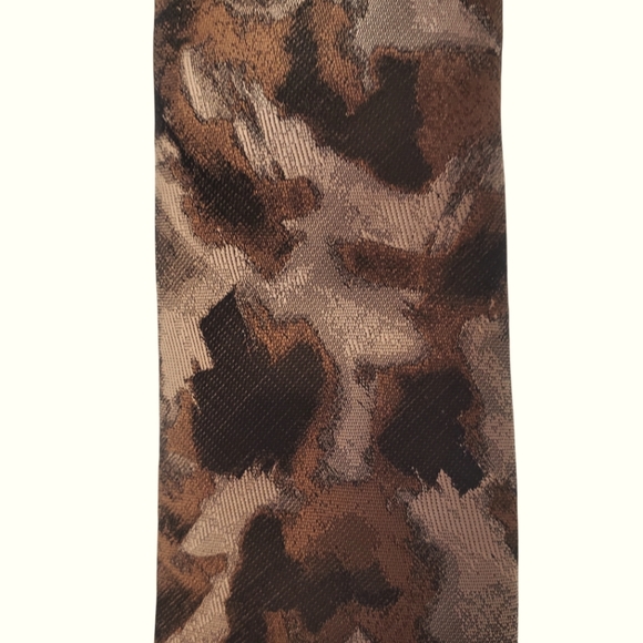 HALSTON Tie & Tie Bar - Picture 4 of 5